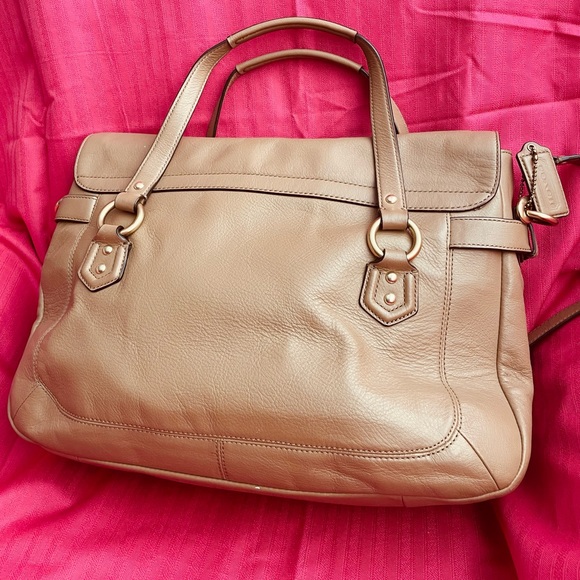 Leather coach - Picture 2 of 5